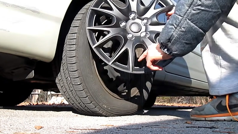 What makes hubcaps fall off?